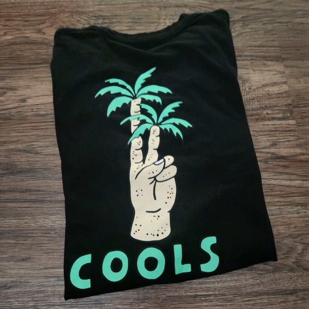 Barney cools tee